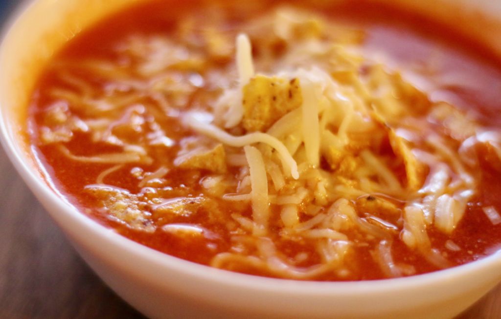 Mexíkósk súpa með rjómaosti og salsasósu